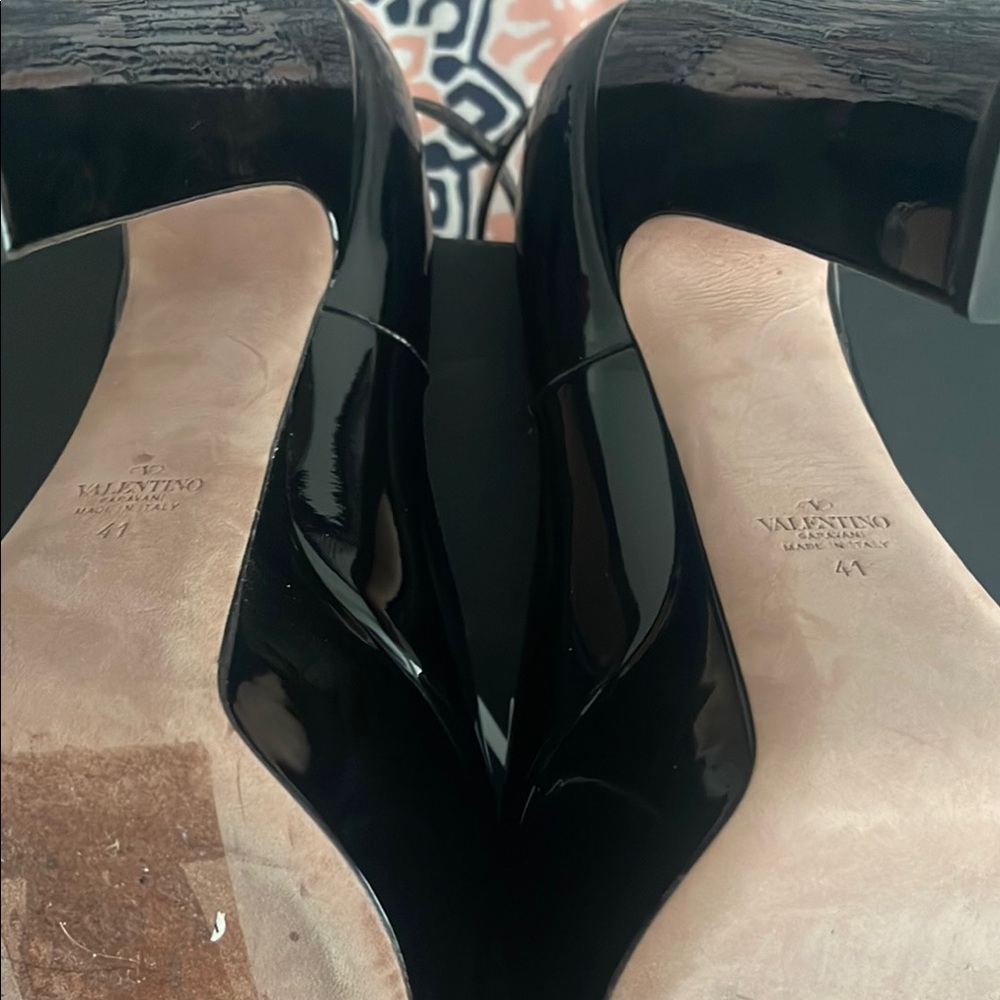 Valentino Garavani Black Patent Platform Heels - Picture 5 of 8